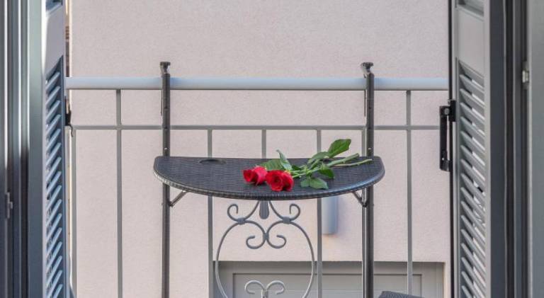 Holiday apartment with patio — photo 5
