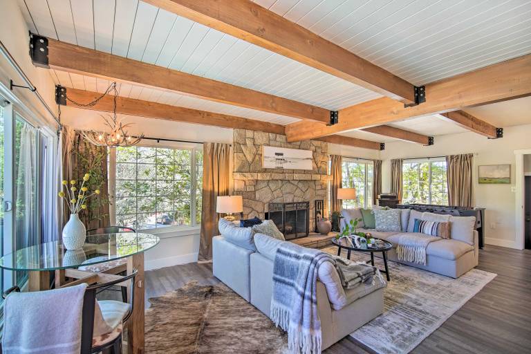 Chic Lake House w/ Furnished Deck & Hot Tub! — photo 4