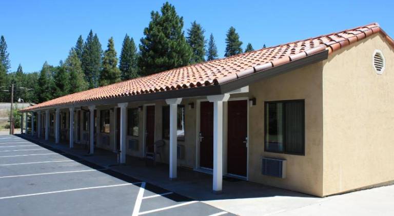 Gold Trail Motor Lodge — photo 2