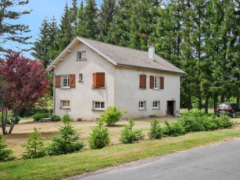 House with garden & barbeque | Garden view — photo 2