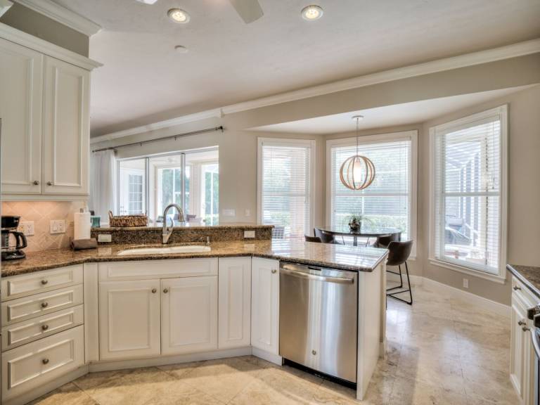 Children-friendly vacation home with garden, private pool & barbeque | Garden view | Pets allowed — photo 5