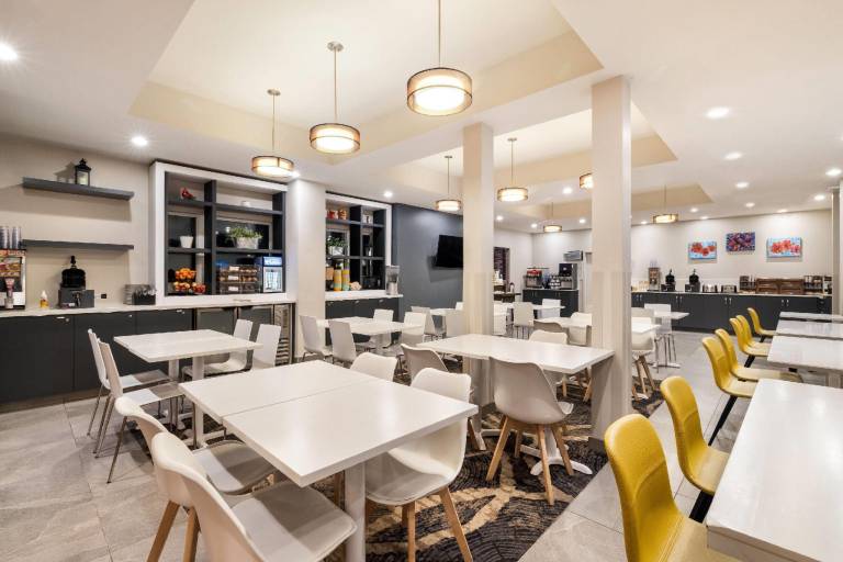 Microtel Inn & Suites by Wyndham Mont Tremblant — photo 5