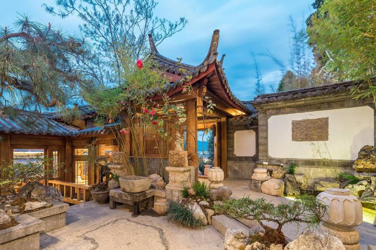 Wenjinyuan Old Town Private Panoramic Courtyard in Lijiang