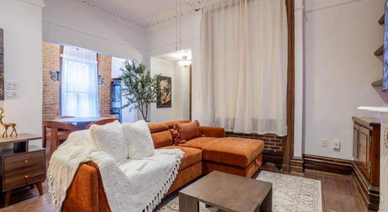 Rental apartment with 2 rooms for 8 persons in Montréal, QC