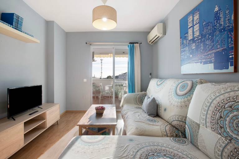Apartment 'Benalmarina' with Shared Pool, Wi-Fi and Air Conditioning — photo 3