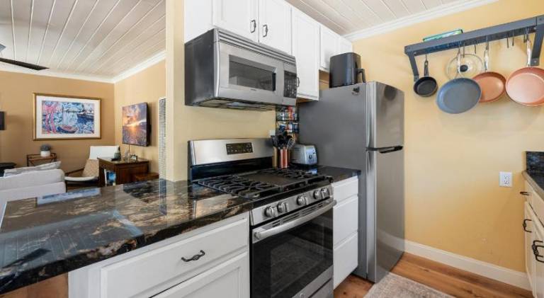 Chipmunk House - Magical Boulder Bay cottage within a picturesque setting! — photo 3