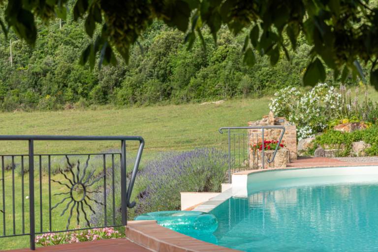 La Palazzina: Villa siena autentic villa in estate from 1600 century, with incredible swimmingpool, (WITH AIR CONDITIONING) — photo 4