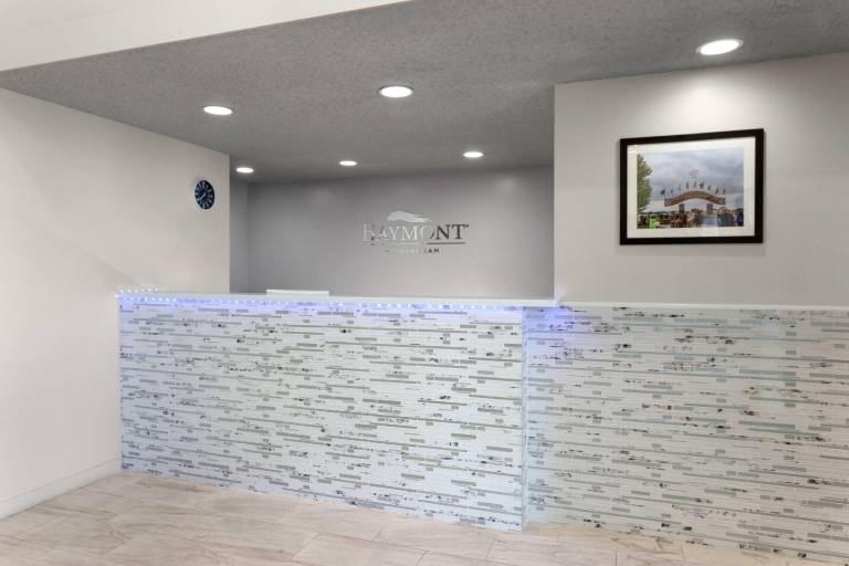Baymont by Wyndham Oshkosh Airport — photo 3