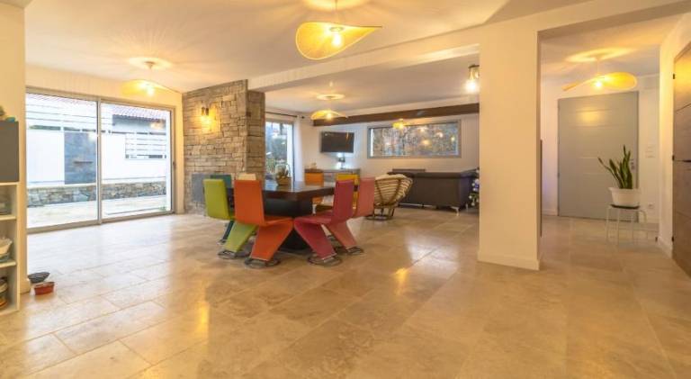 Chambre avec salle de bain privative — photo 3
