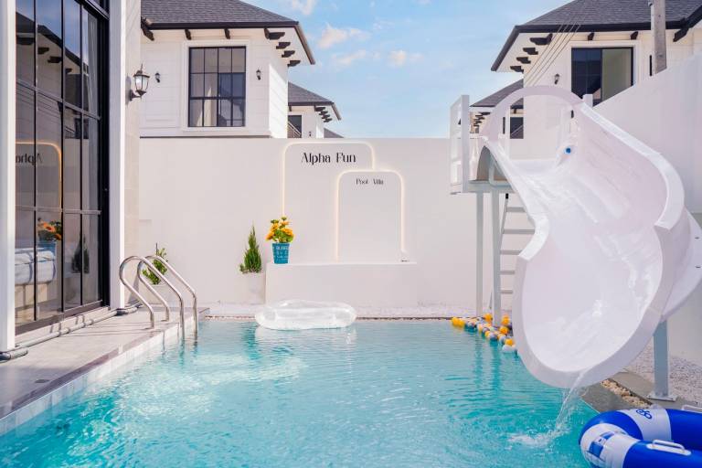 Vacation home with pool & BBQ | Pets are welcome in Chonburi