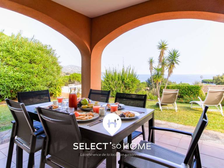 Charming house with yard & grill | Beach nearby | Pets allowed — photo 2