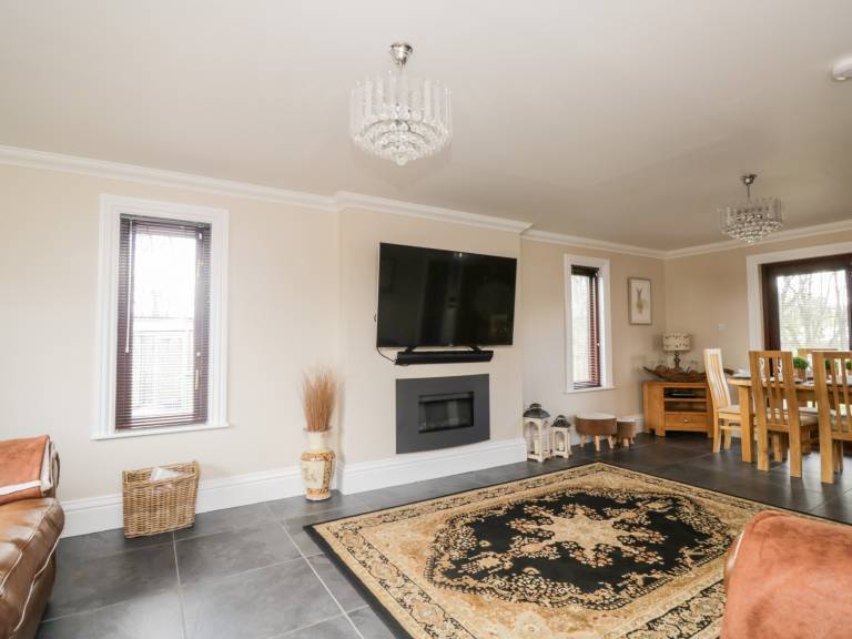 Family-oriented beautiful cottage with yard | Dogs allowed — photo 4