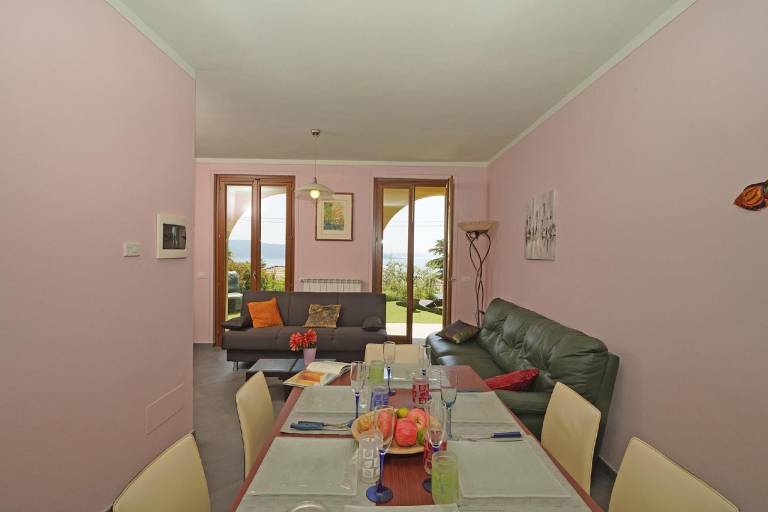 Rental apartment with pool, garden & BBQ — photo 4
