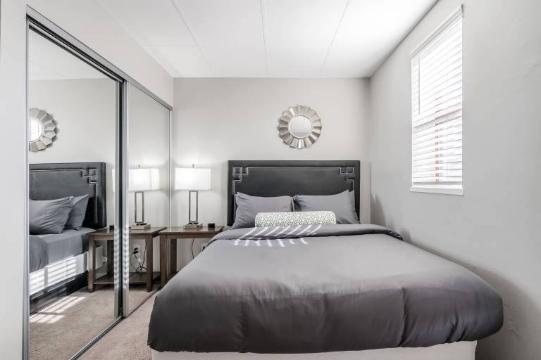 Group Stay 7 Apts Near Lucas Oil Stadium