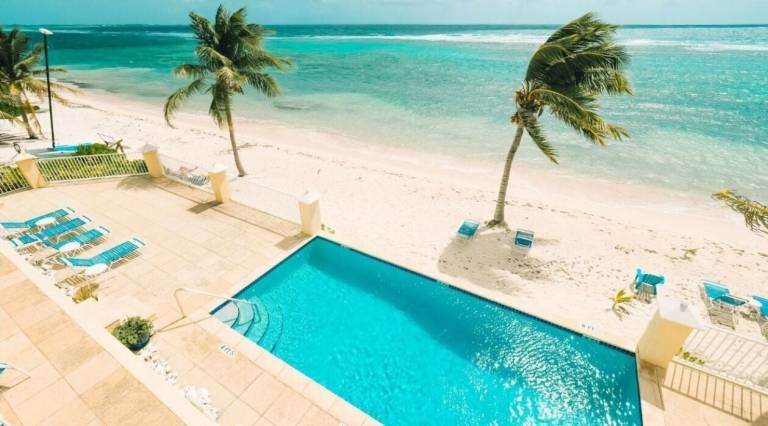 Condo Bodden Town