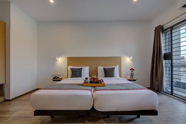 OYO Townhouse 047 Kanakpura Road