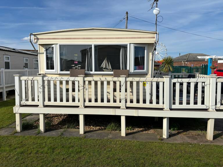 Lodge | Beach view in Skegness