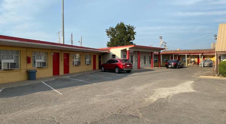 Deluxe inn — photo 3