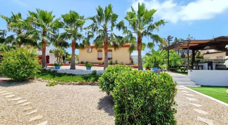Villa with terrace, garden & BBQ — photo 5