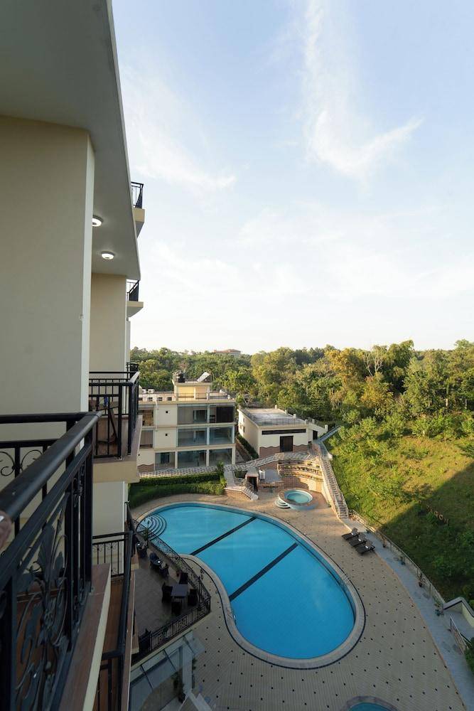 Paragon Hotel & Resort