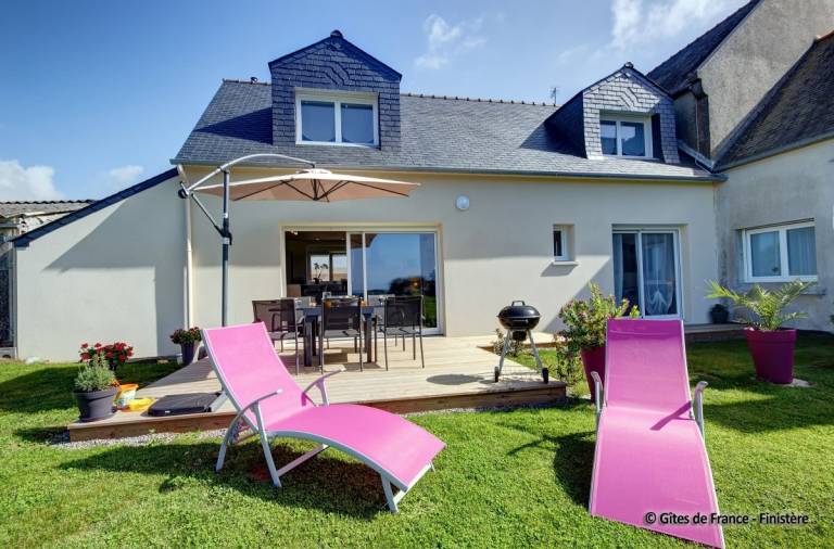 Gite with patio, barbecue & yard | Sea view | Dogs allowed in Plougonvelin