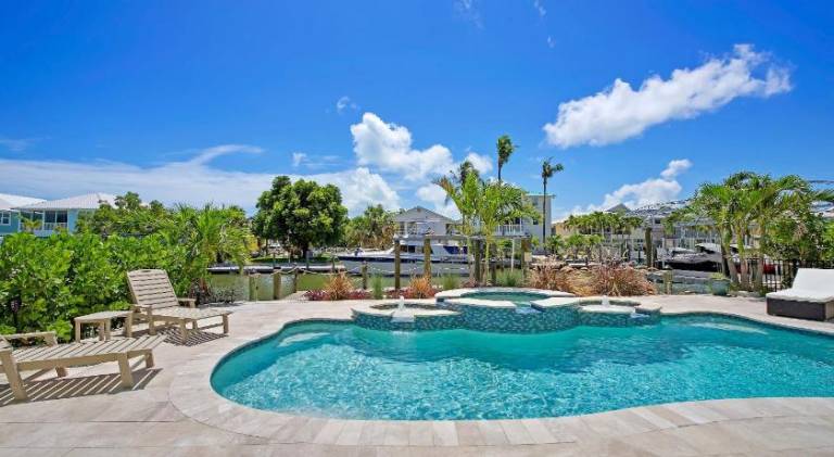 Nice house with jacuzzi & pool | Next to the beach | Pet-friendly in Fort Myers Beach, FL