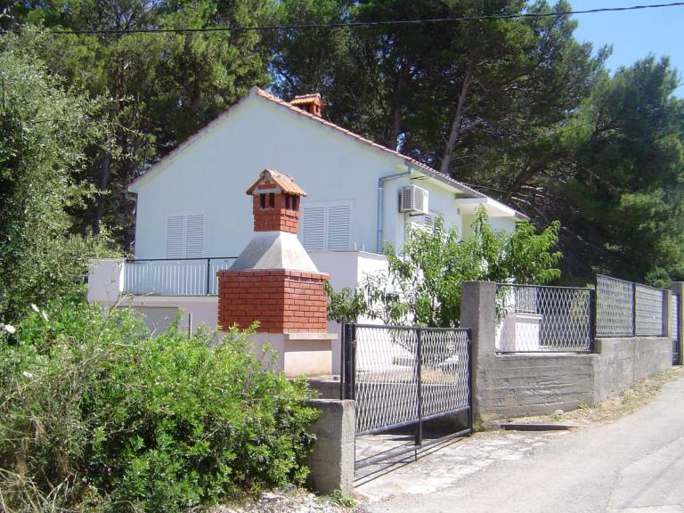 House with grill, patio & garden in Zadar