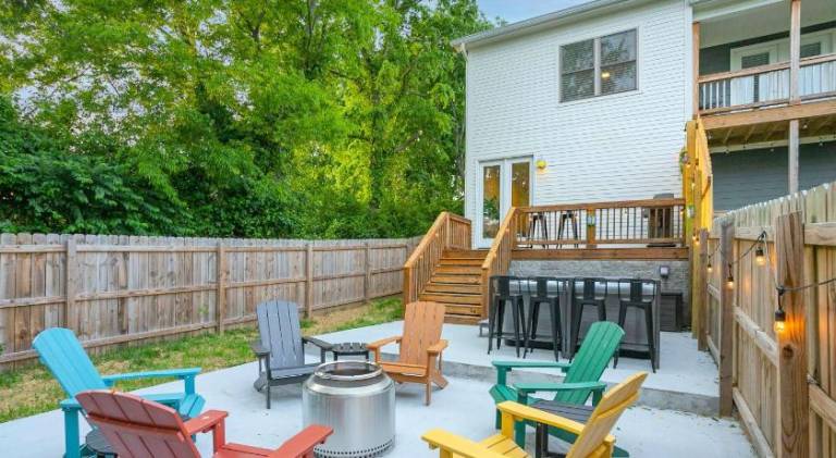 Vacation home with grill, garden & jacuzzi — photo 5