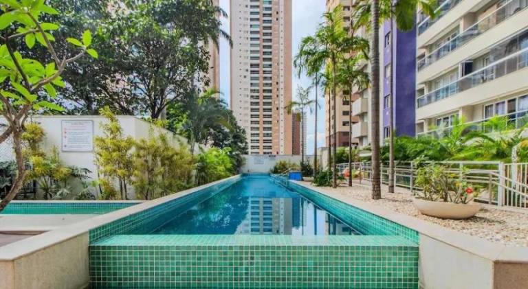 Rental apartment with sauna, pool & hot tub in Goiânia