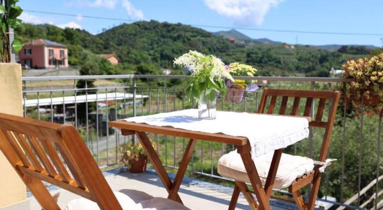 Vacation home with 2 rooms for 4 persons in Lavagna