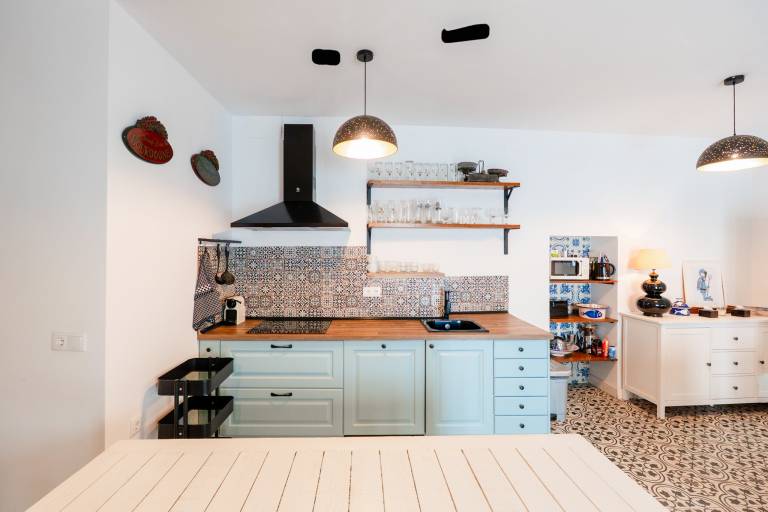 Fully equipped house with fast internet & terrace | City view | Perfect for remote work | Pets are welcome — photo 5