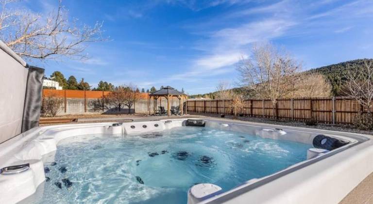 Hot Tub Pool Table Bocce Court Mountain Views — photo 5