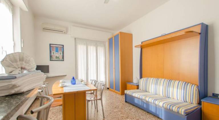 Serviced apartment with terrace — photo 2