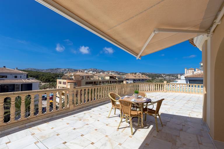 Holiday apartment with patio — photo 3