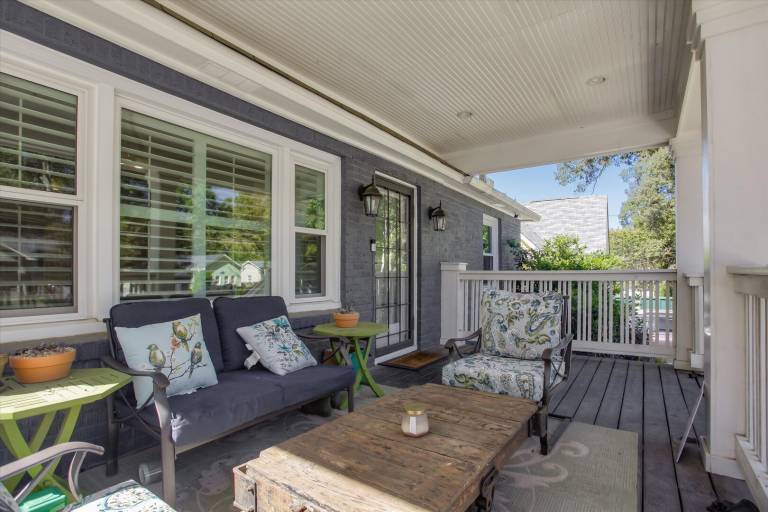 Vacation home with patio & yard — photo 5