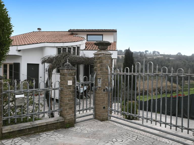 Family-oriented rental apartment with yard & terrace | Panoramic view | Next to the beach | Pets allowed — photo 3
