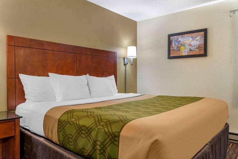 CORATEL INN & SUITES BY JASPER RIVERFALLS — photo 2