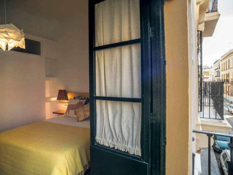 19th-century house, central Seville, 2 bedrooms, balcony, equipped kitchen, air conditioning, WiFi — photo 5