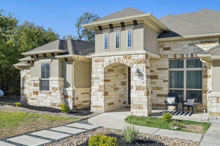 House with barbecue in Round Rock, TX