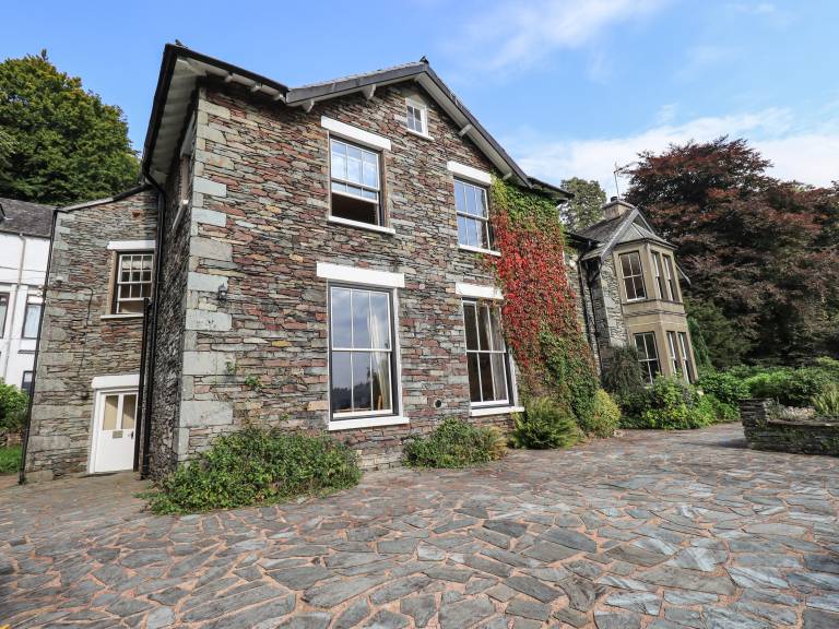 Fully equipped charming cottage with yard | Dogs allowed — photo 2