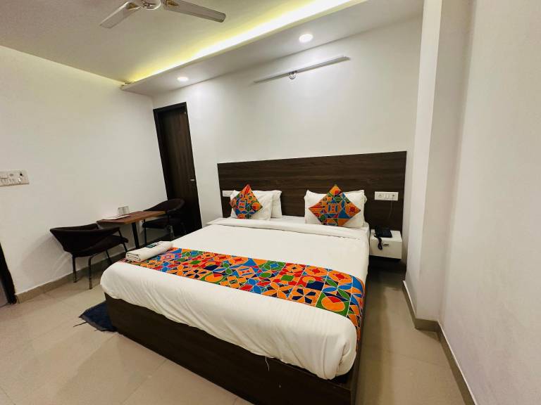 Hotel S R Palace Delhi Airport BY Urban Luxury