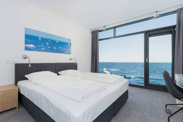 Family-oriented rental apartment with fast internet | Water view | Next to the beach | Pets are welcome — photo 3
