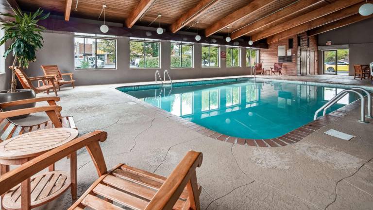 Best Western Plus North Canton Inn & Suites — photo 2