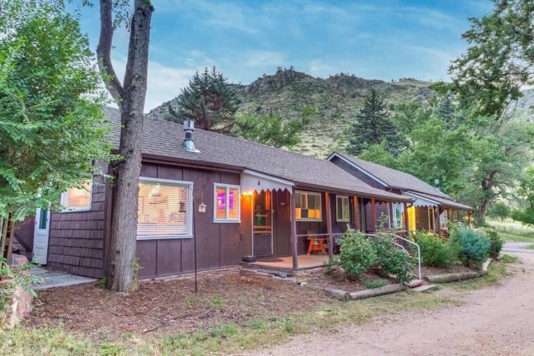 Cabin  Lyons