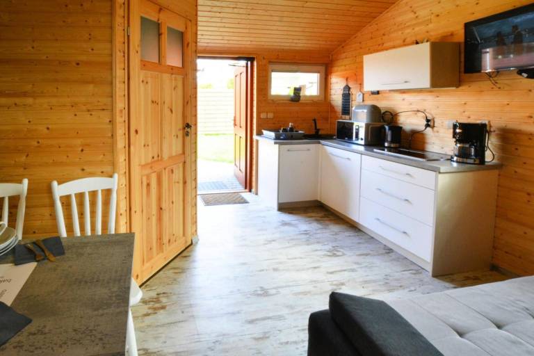 Family-friendly beautiful vacation home with yard, patio & barbeque | Pets allowed — photo 4