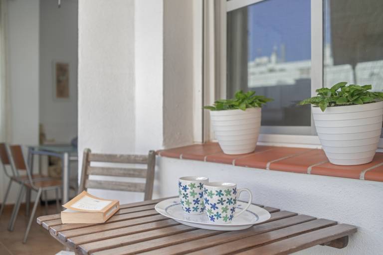 Holiday apartment with fast internet & patio | City view | Next to the beach | Good for workation | Pets allowed — photo 3