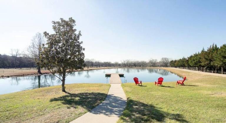 Nice vacation home with jacuzzi | Dogs allowed in Dallas, TX