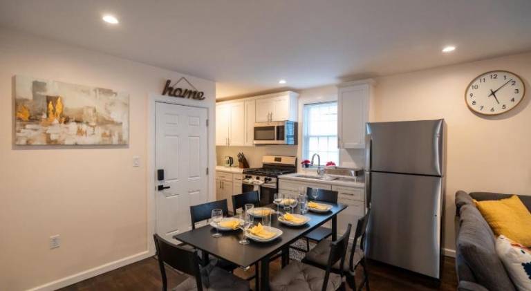Apartment with terrace — photo 4