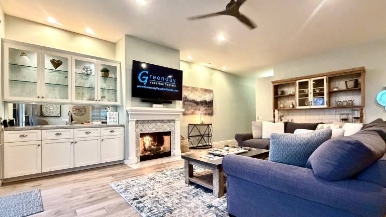 Mirage Oasis 3BR Retreat with Private Pool & Jaw-Dropping Views – a Greenday property! — photo 4