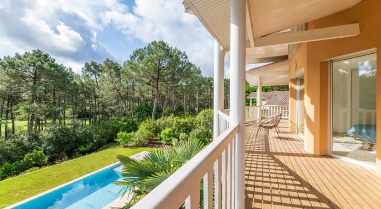 Villa with terrace, yard & pool | Dogs allowed — photo 5
